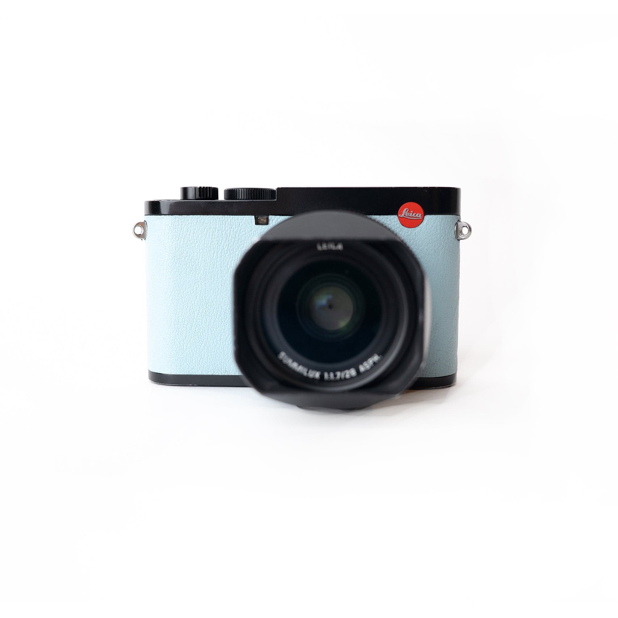 Leica Q2 with a Studio Jebi leather cover, front view